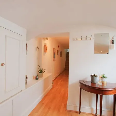 Clifton 2 Bedroom Apartment With Garden Apartment