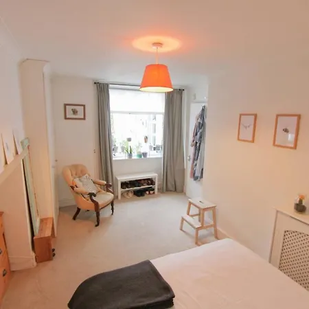 Clifton 2 Bedroom Apartment With Garden アパート *