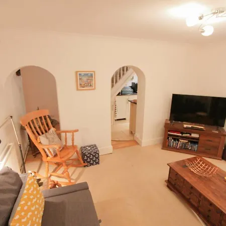 Clifton 2 Bedroom Apartment With Garden